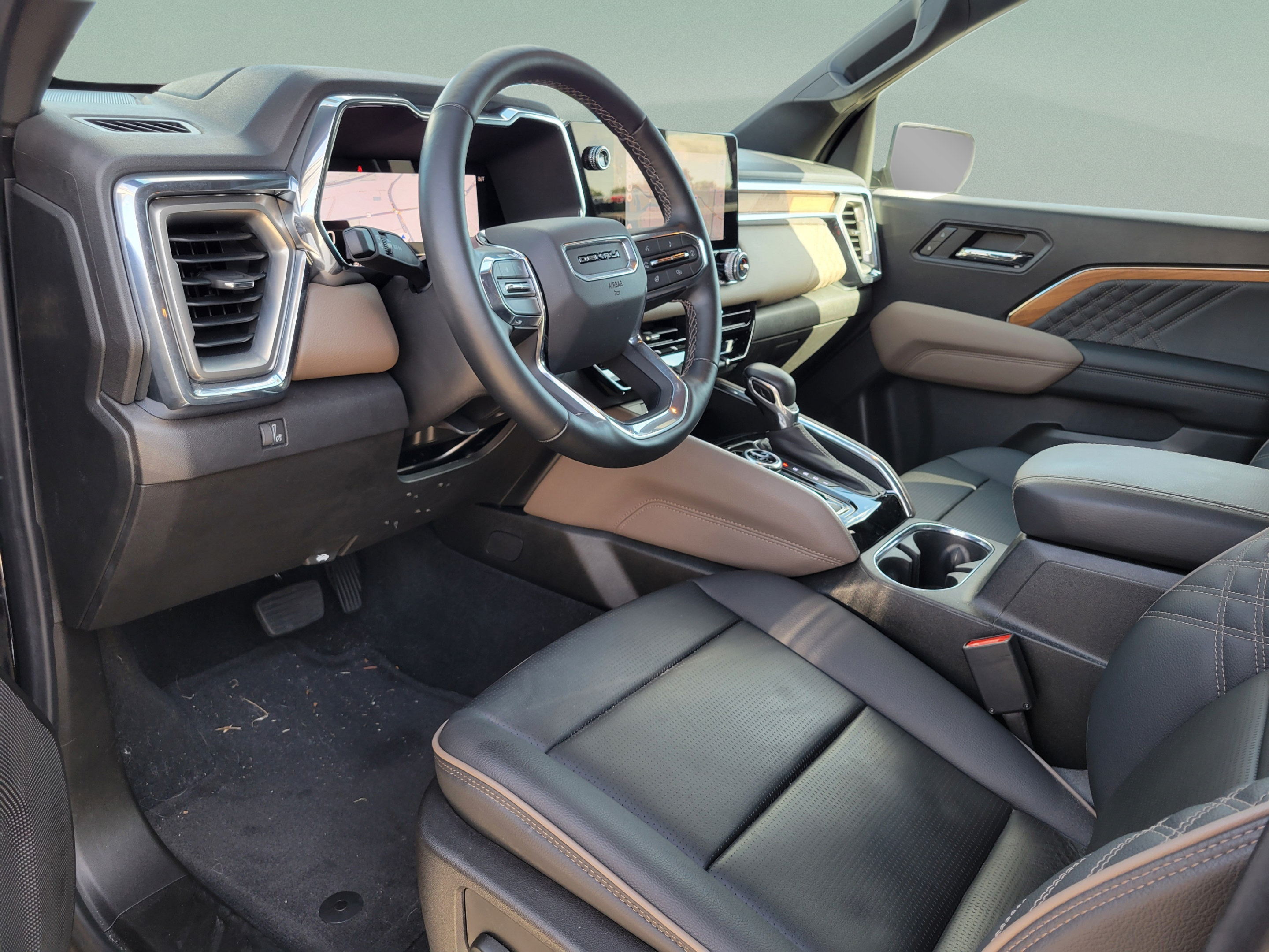 Used 2024 GMC Canyon Denali AWD/4WD image 14