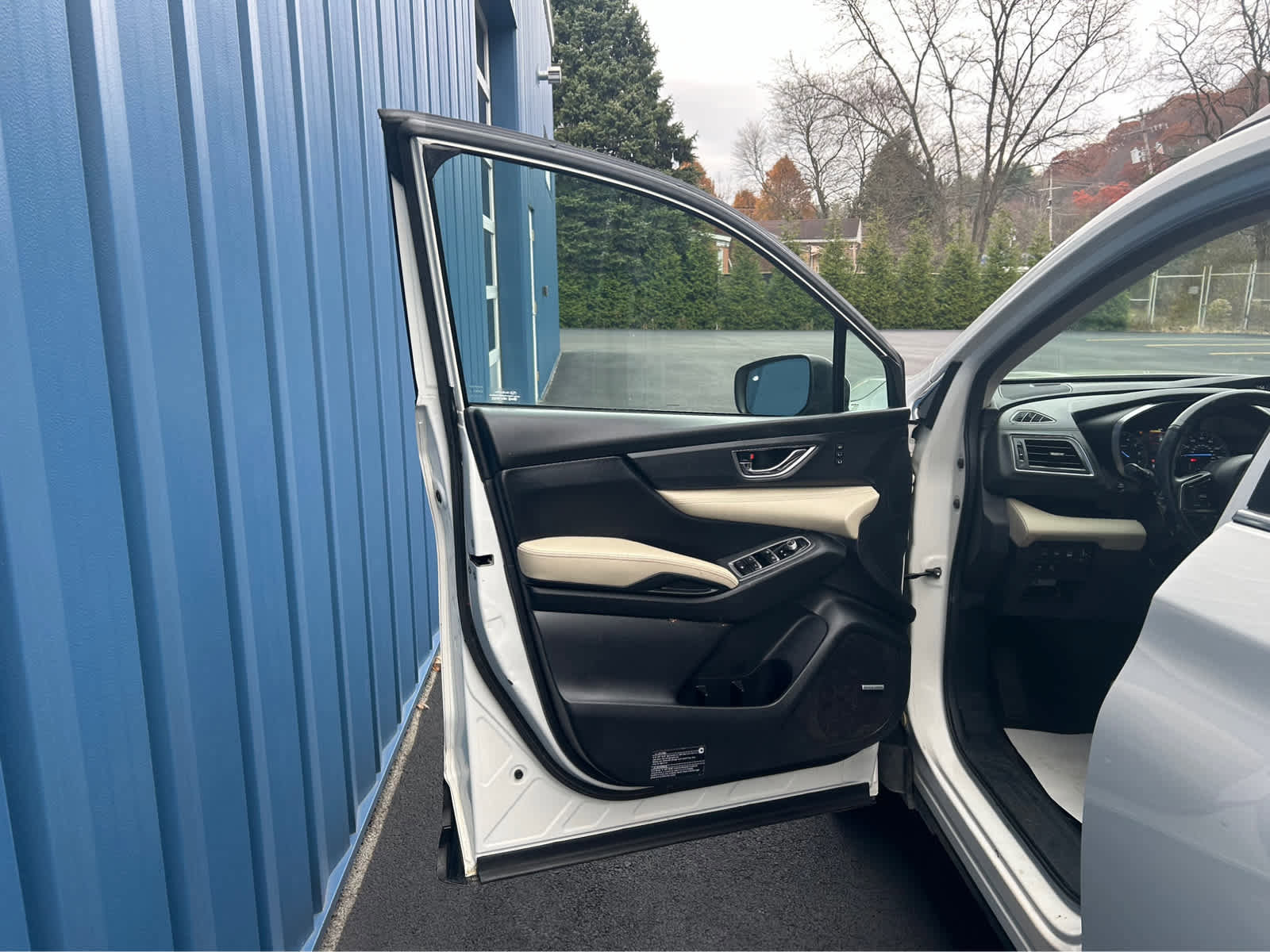 Used 2022 Subaru Ascent Limited w/ Technology Package image 9