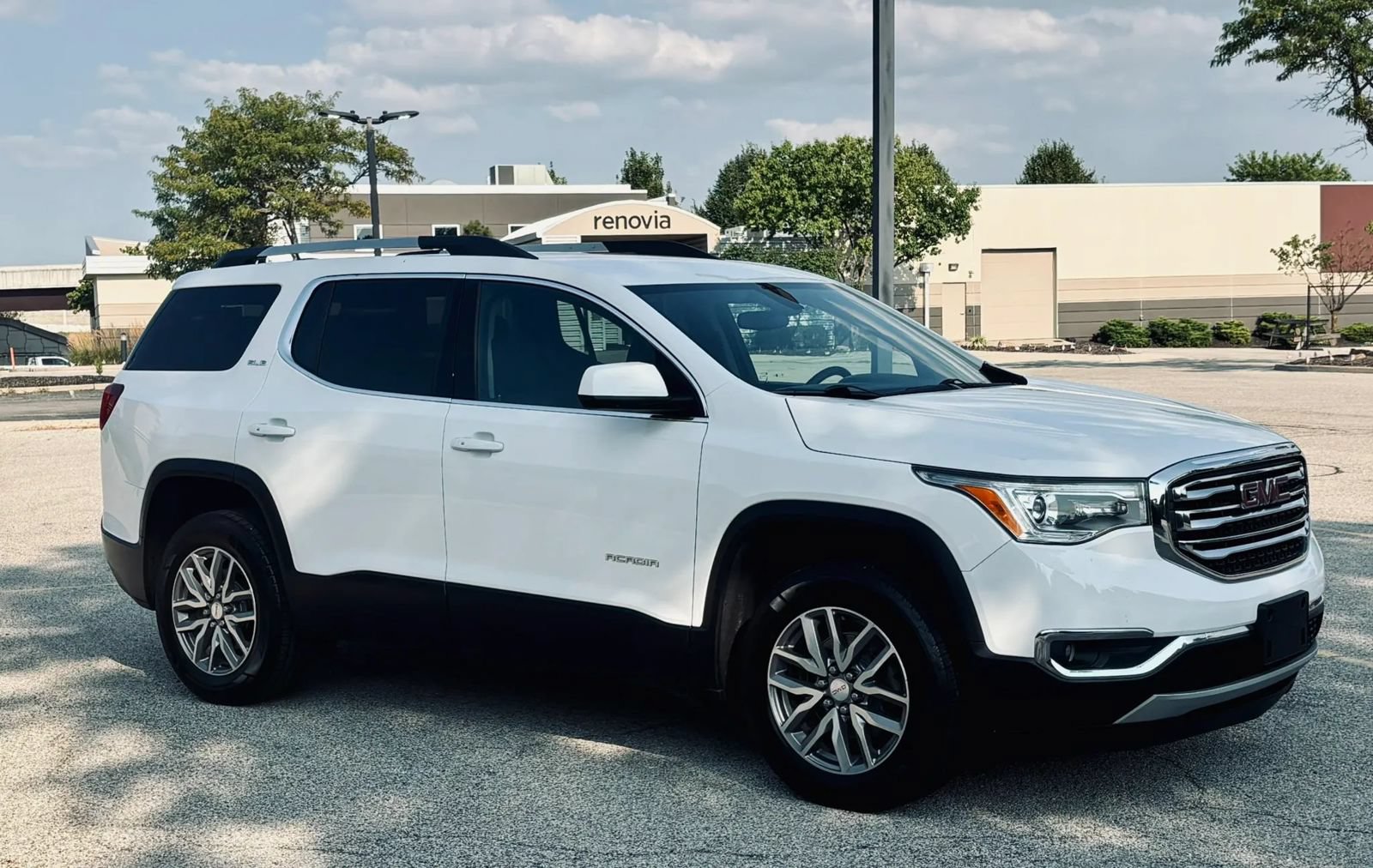 Used 2017 GMC Acadia SLE AWD/4WD image 6