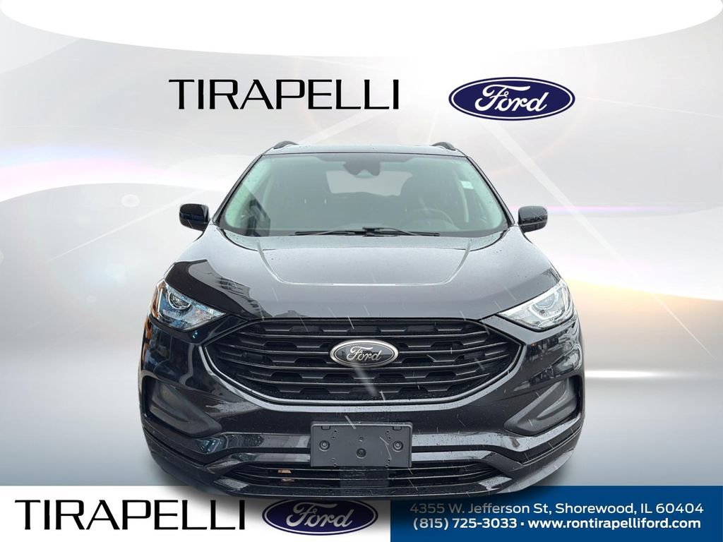 Certified 2024 Ford Edge SE w/ Black Appearance Package image 5