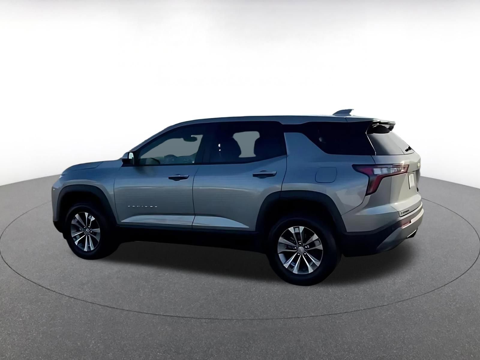 Used 2025 Chevrolet Equinox LT image 11