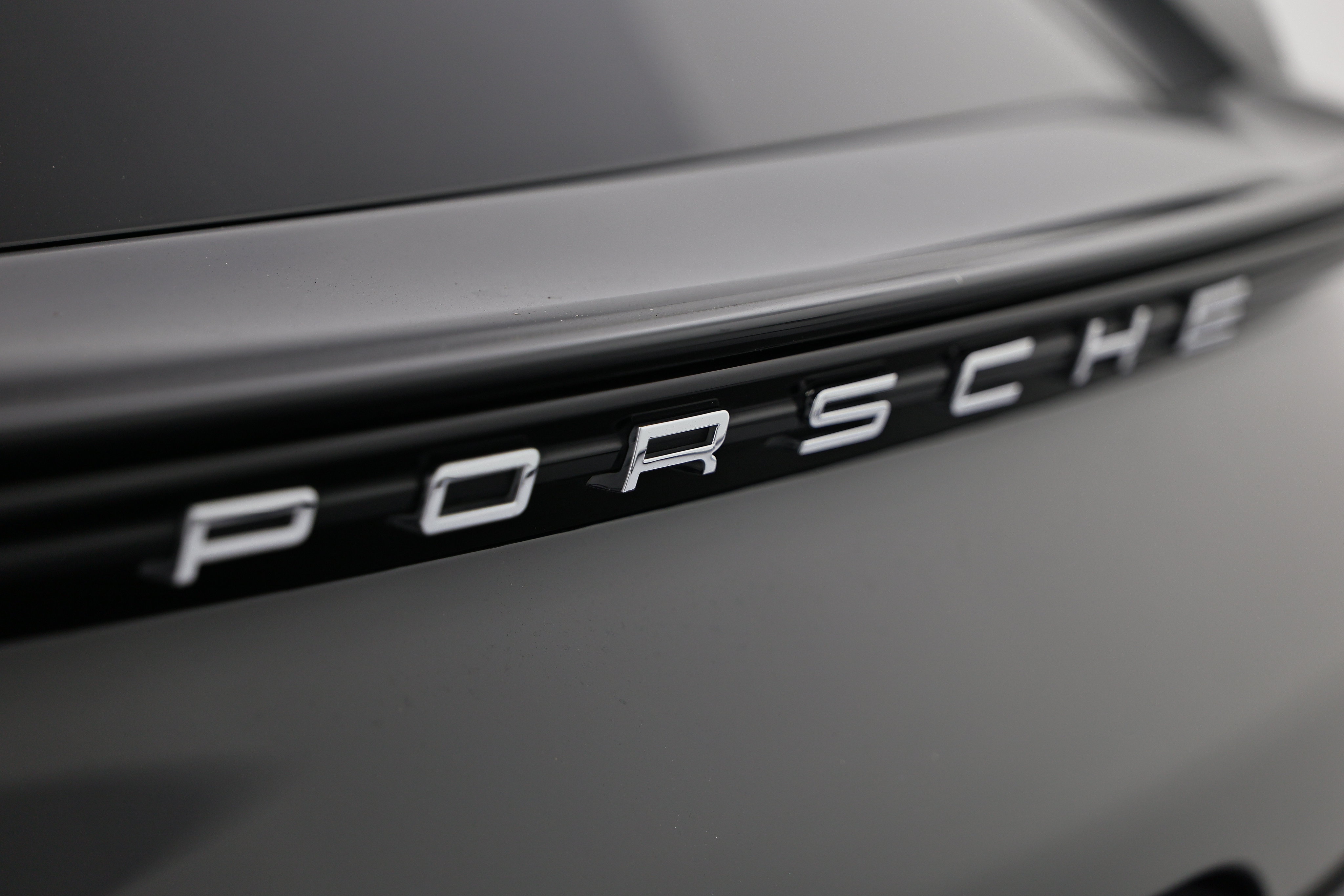 Certified 2024 Porsche 718 Cayman S RWD image 17