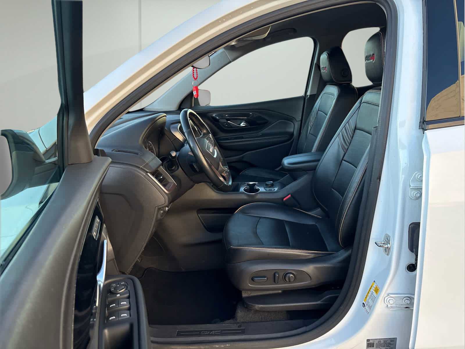Used 2024 GMC Terrain AT4 image 10