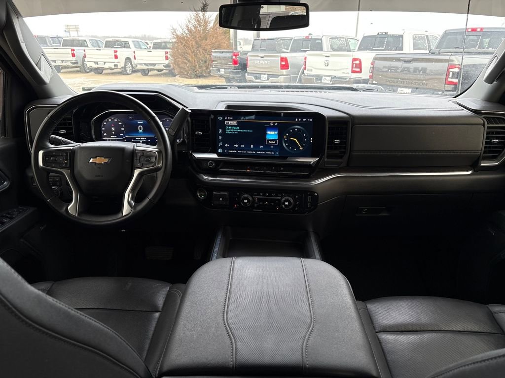 Used 2024 Chevrolet Silverado 3500 LTZ w/ LTZ Convenience Package AWD/4WD image 16