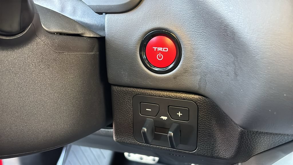Used 2025 Toyota Sequoia Platinum w/ TRD Off-Road Package AWD/4WD image 16