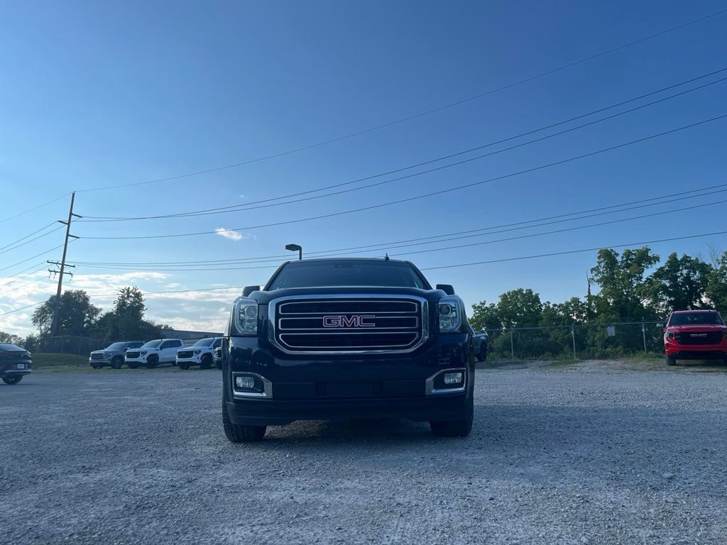 Used 2017 GMC Yukon SLE w/ SLE Value Package AWD/4WD image 4