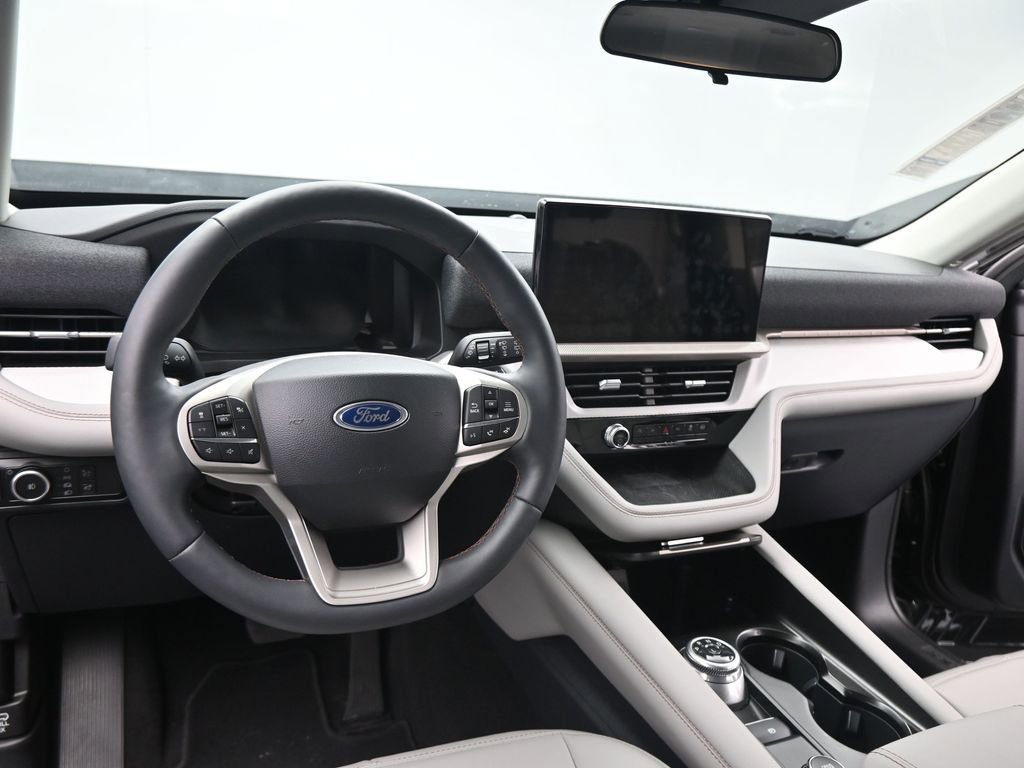 New 2025 Ford Explorer Active w/ Active Comfort Package image 6