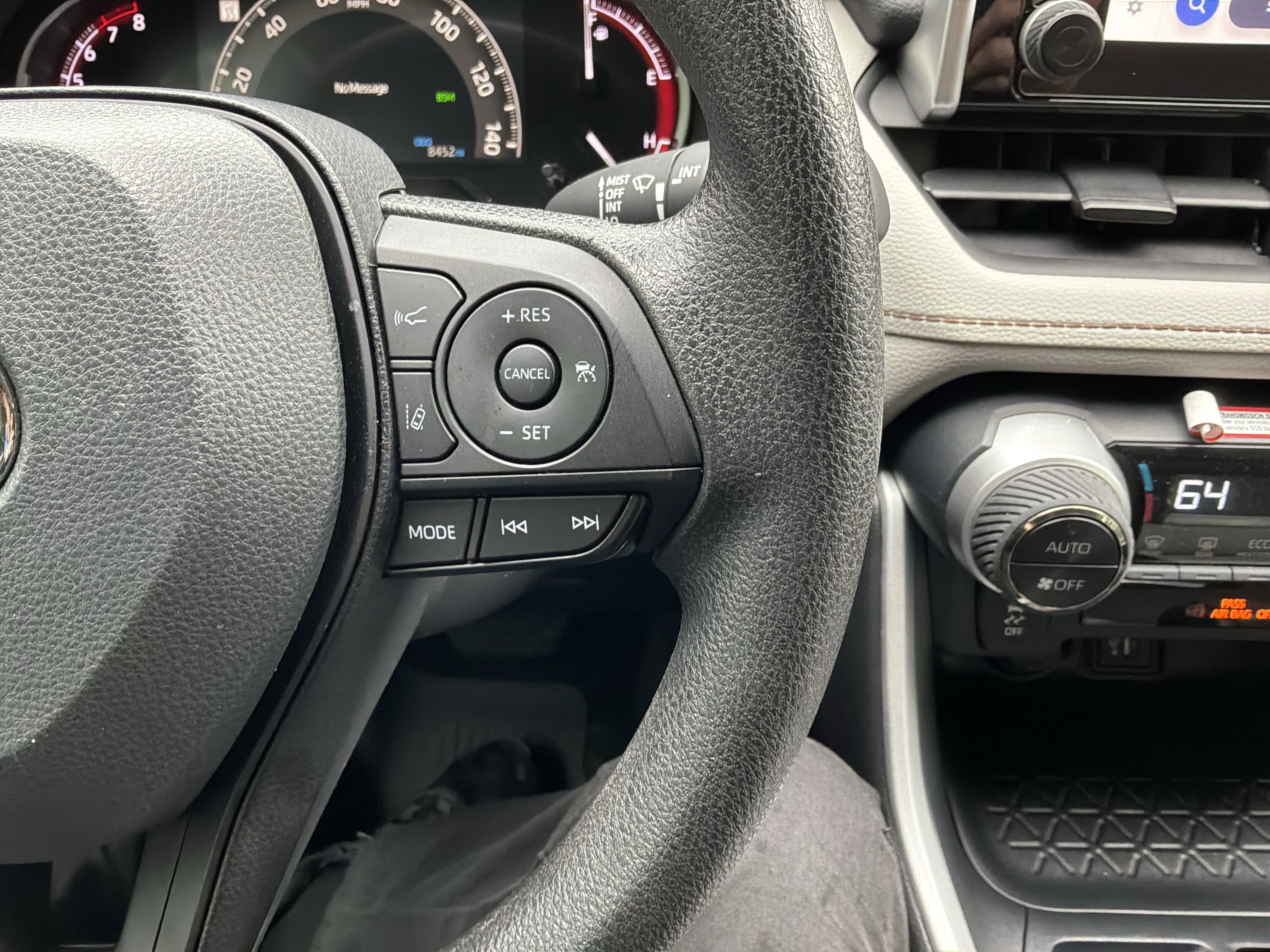 Used 2025 Toyota RAV4 XLE w/ Convenience Package FWD image 20