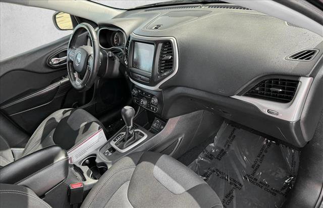 Used 2014 Jeep Cherokee Latitude w/ Comfort/Convenience Group FWD image 20