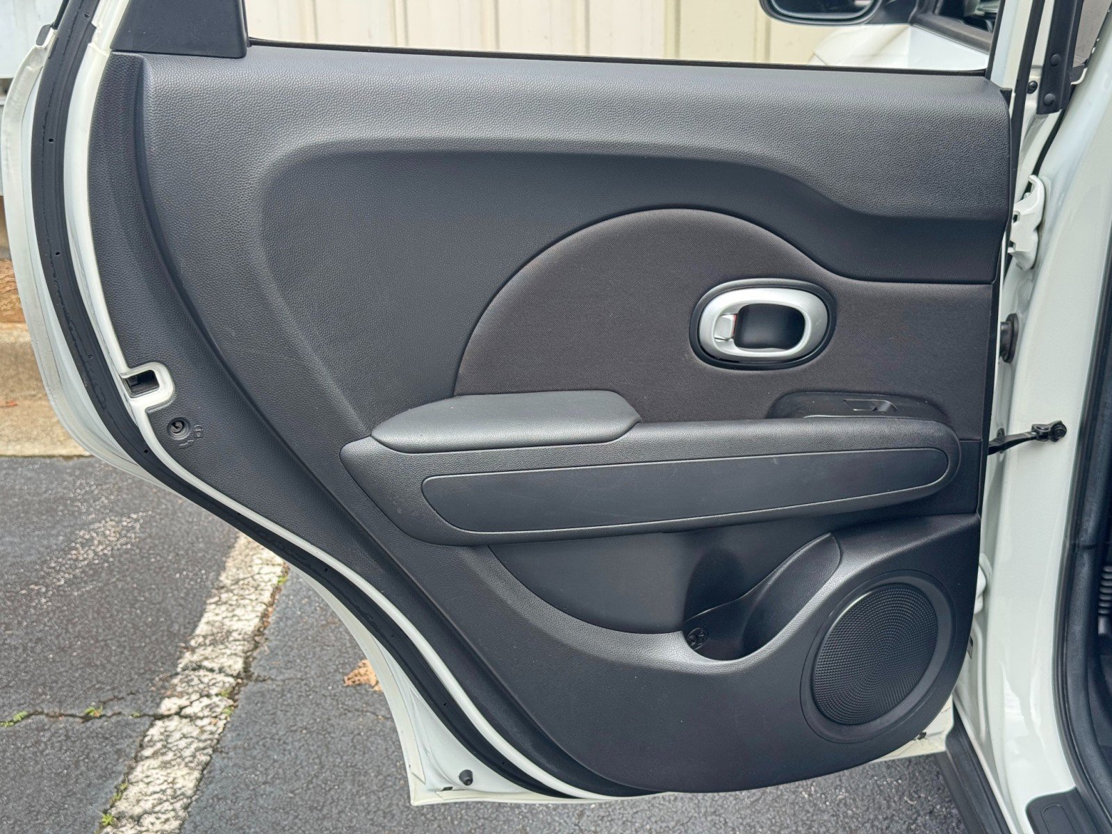 Used 2016 Kia Soul + FWD image 34
