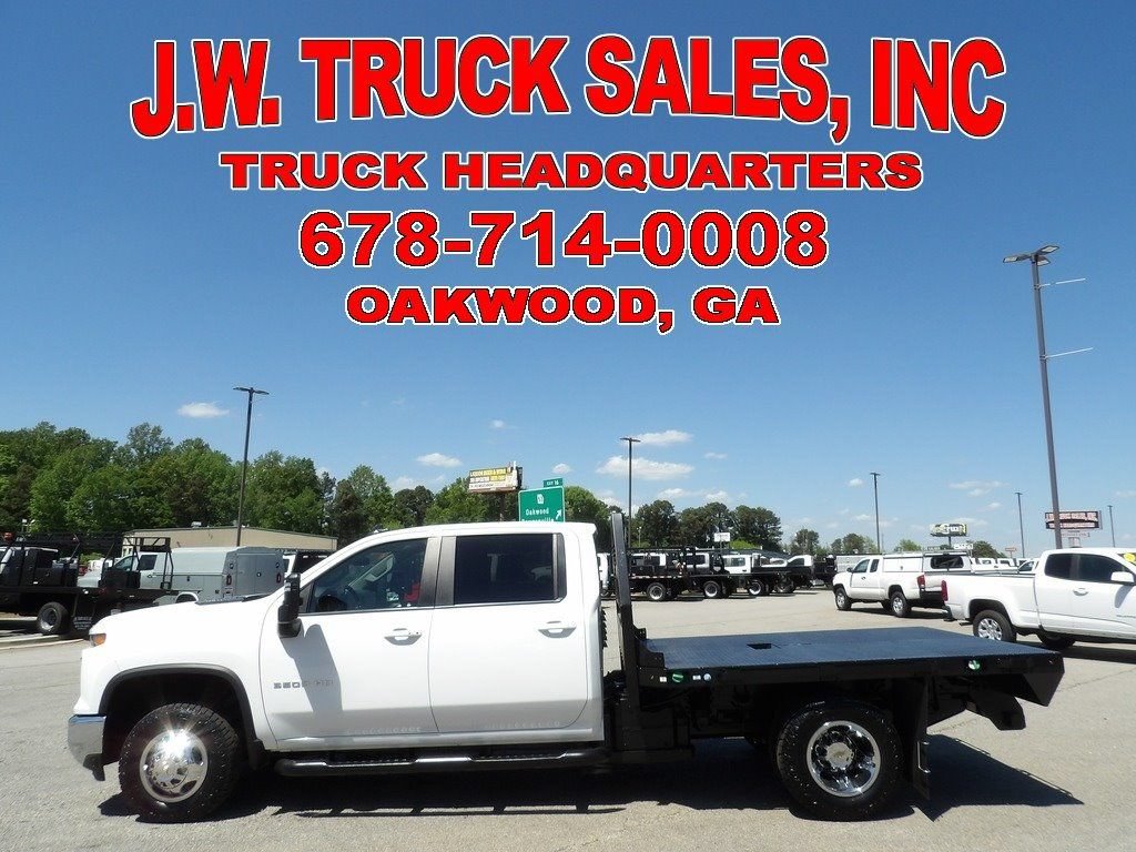 Used 2024 Chevrolet Silverado 3500 LT w/ Convenience Package AWD/4WD image 2