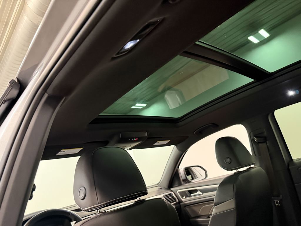 Used 2023 Volkswagen Atlas Cross Sport SEL Premium R-Line image 51