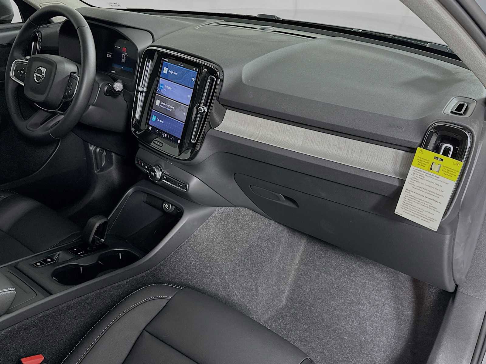 Used 2025 Volvo XC40 B5 Core w/ Protection Package Premier image 28