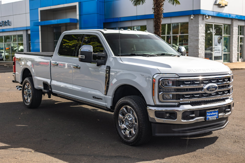 Used 2023 Ford F350 Lariat w/ Lariat Ultimate Package AWD/4WD image 7