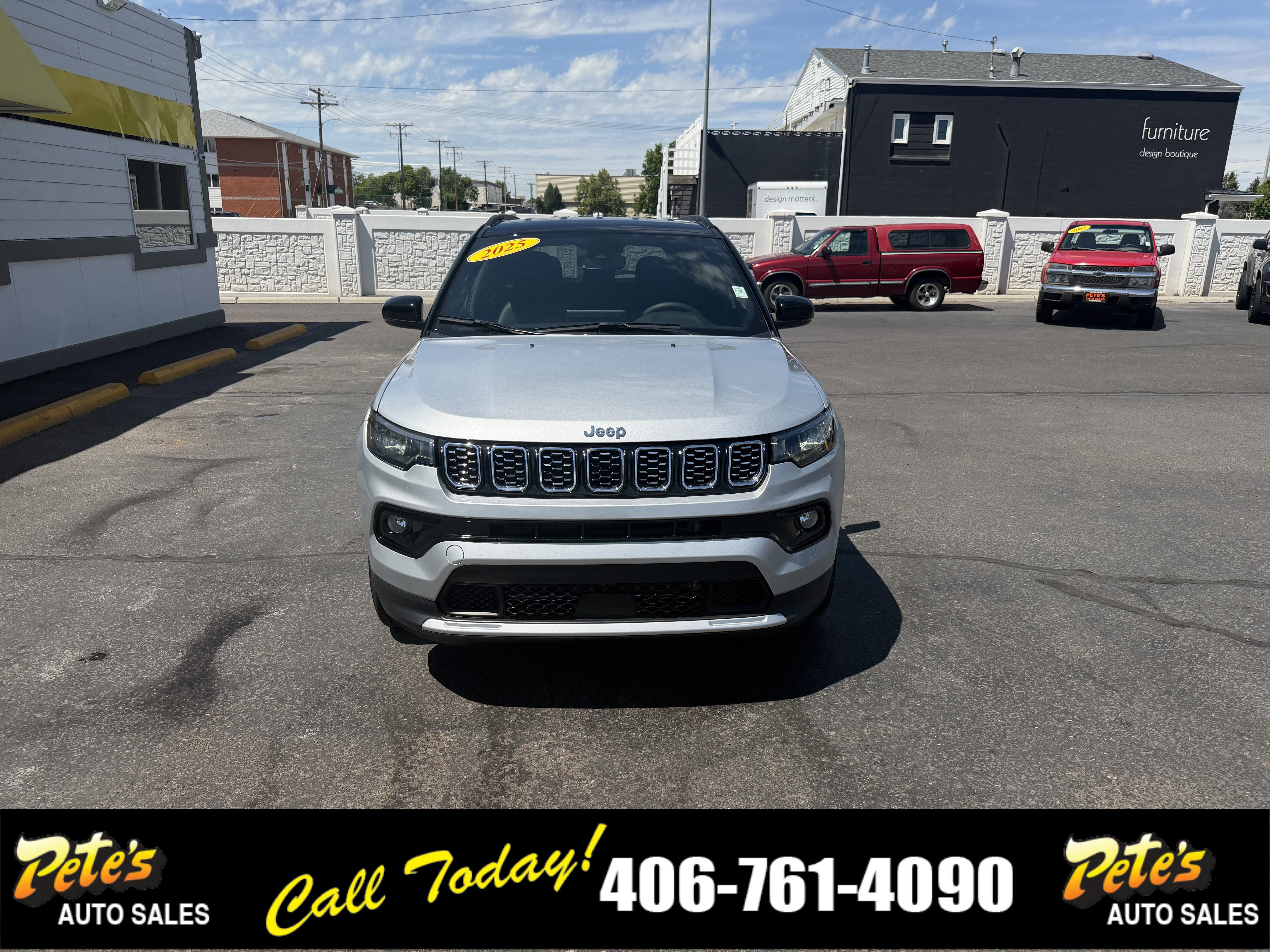 Used 2025 Jeep Compass Limited AWD/4WD image 7