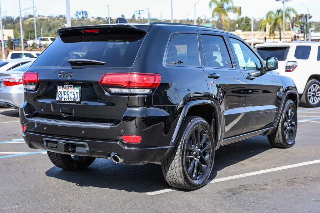 Used 2020 Jeep Grand Cherokee Altitude image 24