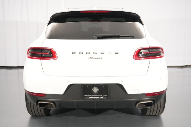 Used 2018 Porsche Macan AWD/4WD image 13