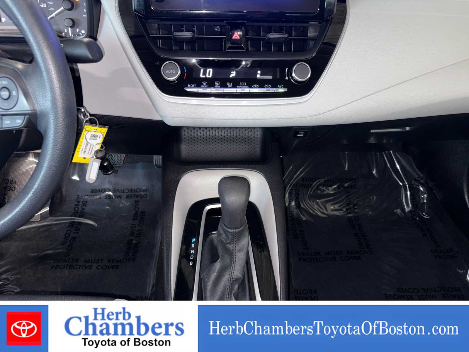 Used 2025 Toyota Corolla LE FWD image 18