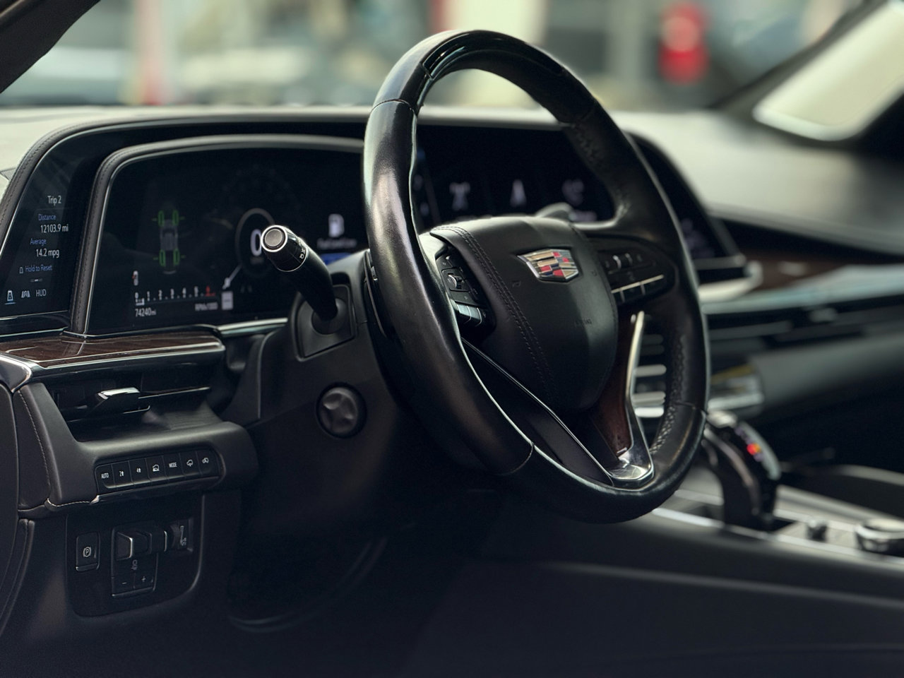 Used 2022 Cadillac Escalade Sport Platinum w/ LPO, ONYX Package image 11