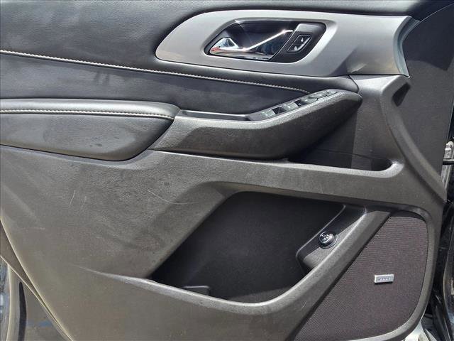 Used 2021 Chevrolet Traverse RS w/ LPO, Floor Liner Package FWD image 11