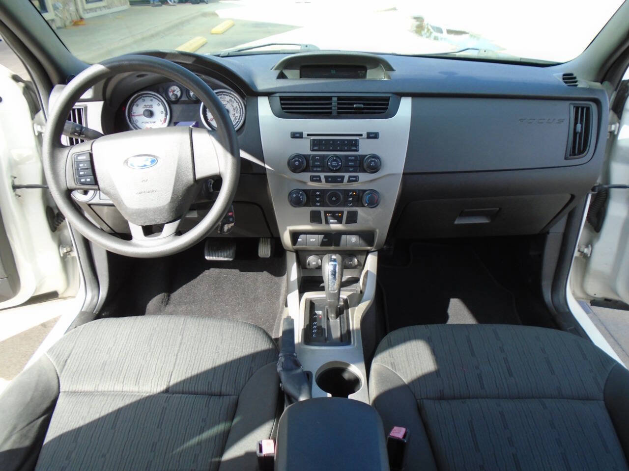 Used 2009 Ford Focus SE FWD image 13