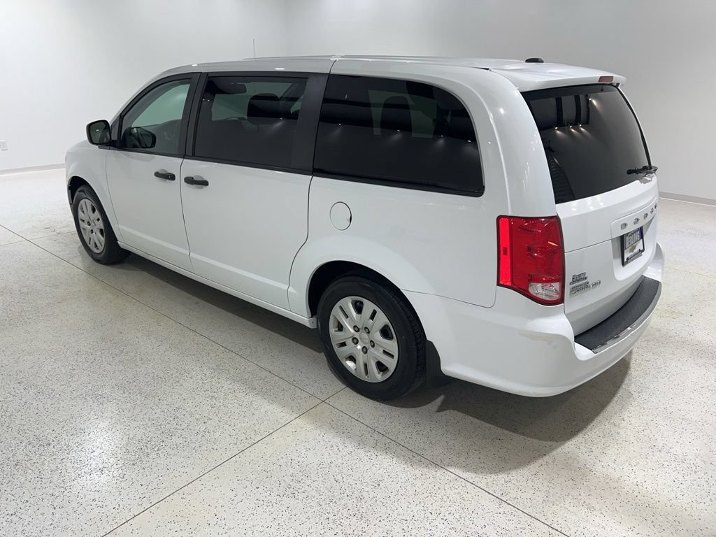 Used 2020 Dodge Grand Caravan SE w/ UConnect Hands-Free Group FWD image 3