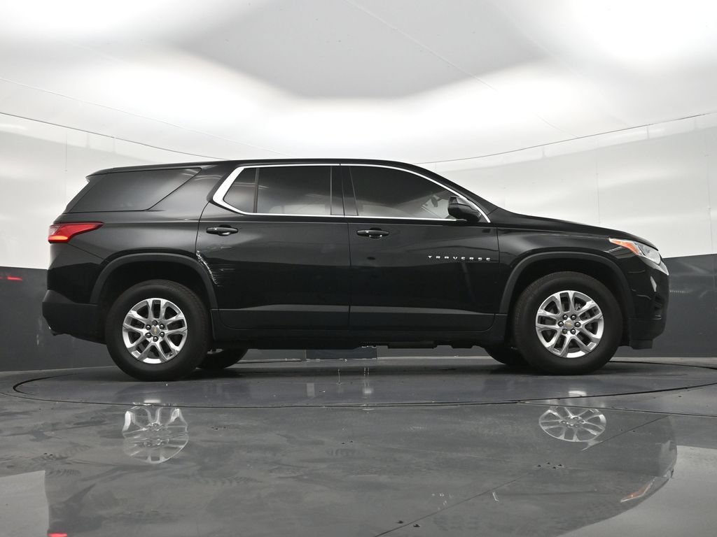 Used 2021 Chevrolet Traverse LS FWD image 29