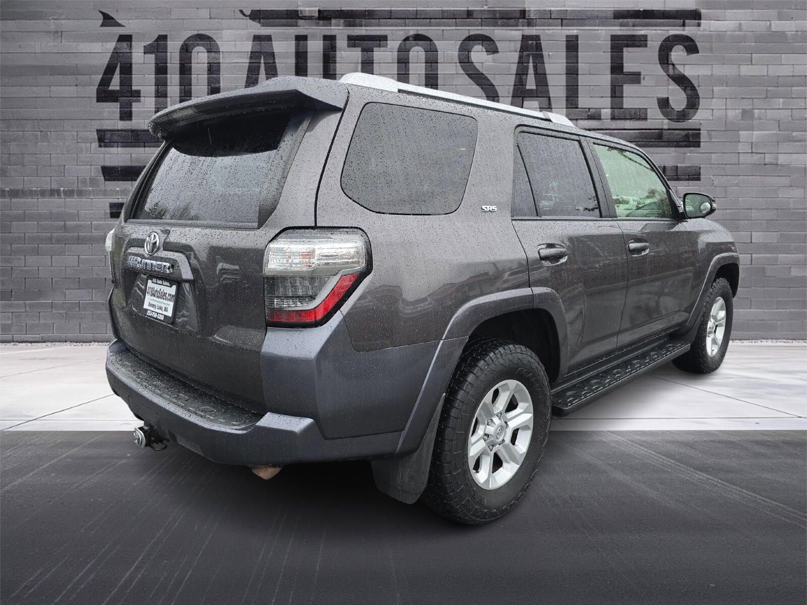 Used 2017 Toyota 4Runner SR5 Premium image 3