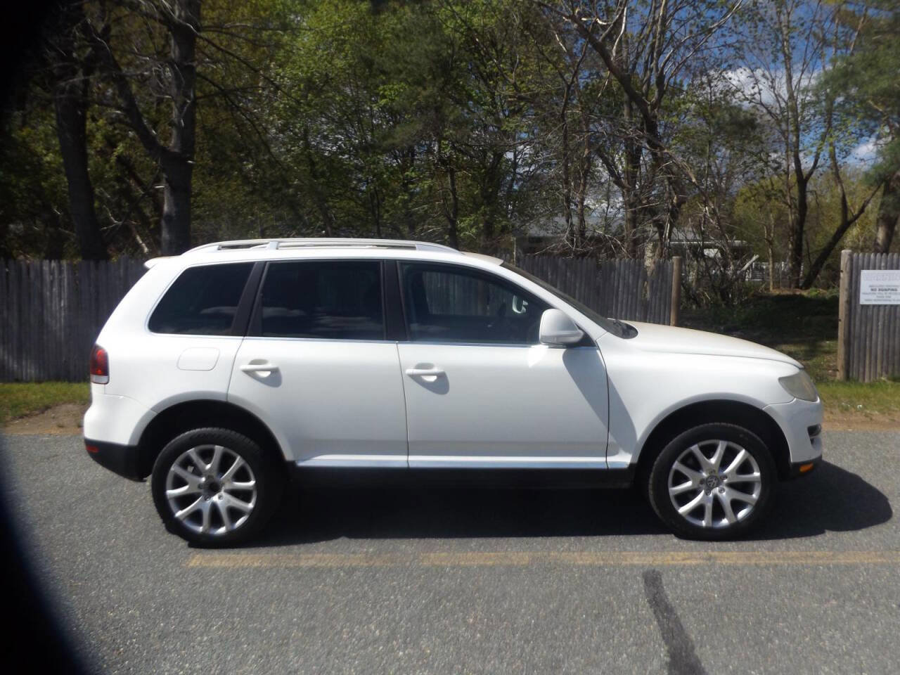 Used 2008 Volkswagen Touareg V6 AWD/4WD image 9