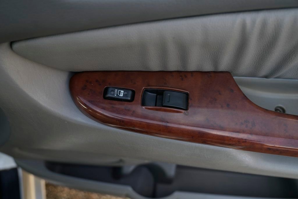 Used 2005 Toyota Sienna XLE image 26