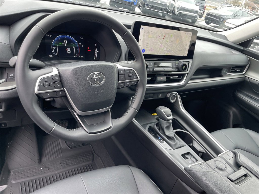 Used 2025 Toyota Grand Highlander AWD image 10