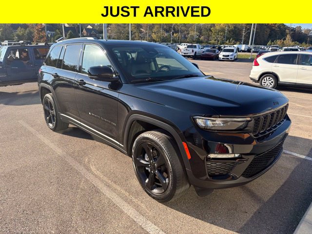 Used 2024 Jeep Grand Cherokee Limited w/ Black Appearance Package