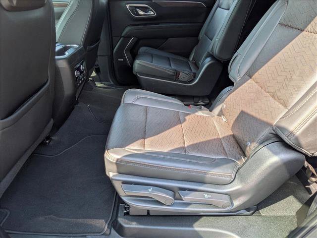 Used 2021 Chevrolet Suburban High Country w/ Premium Package AWD/4WD image 18