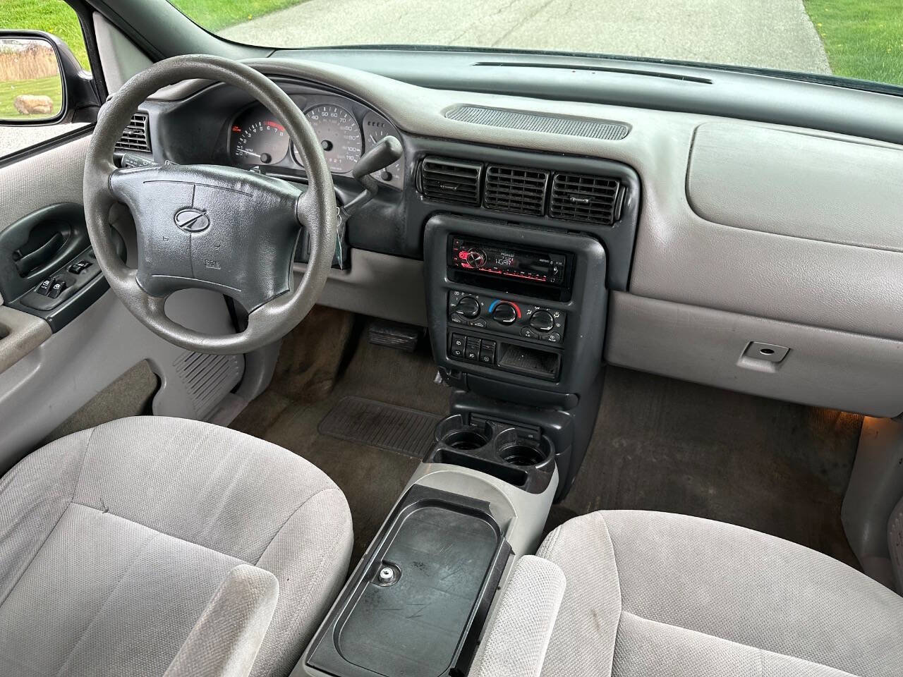 Used 1997 Oldsmobile Silhouette GL image 8