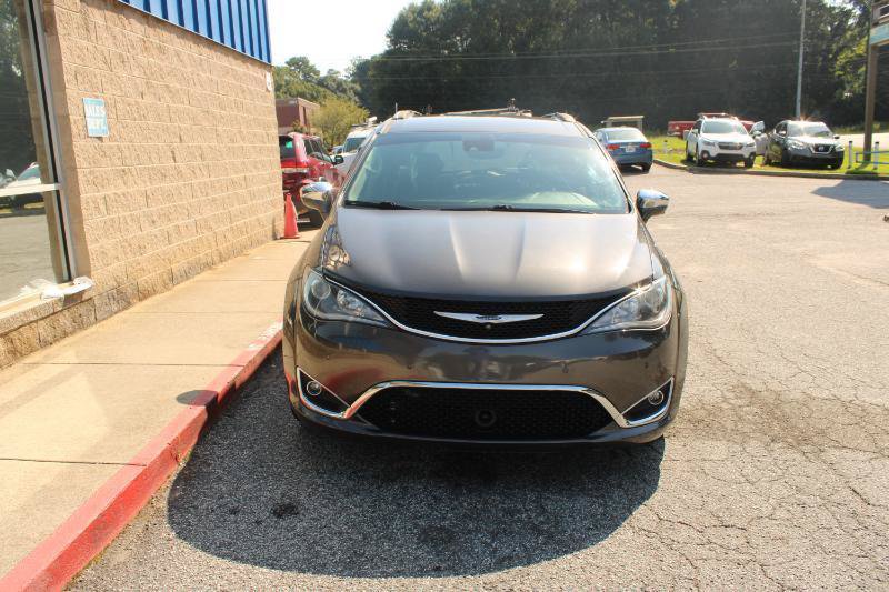 Used 2019 Chrysler Pacifica Limited FWD image 2