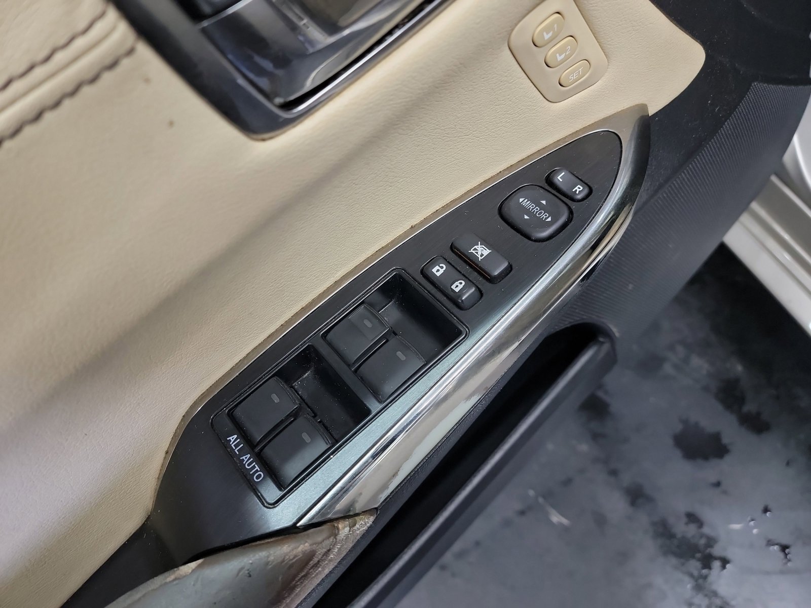 Used 2014 Toyota Avalon Limited image 14