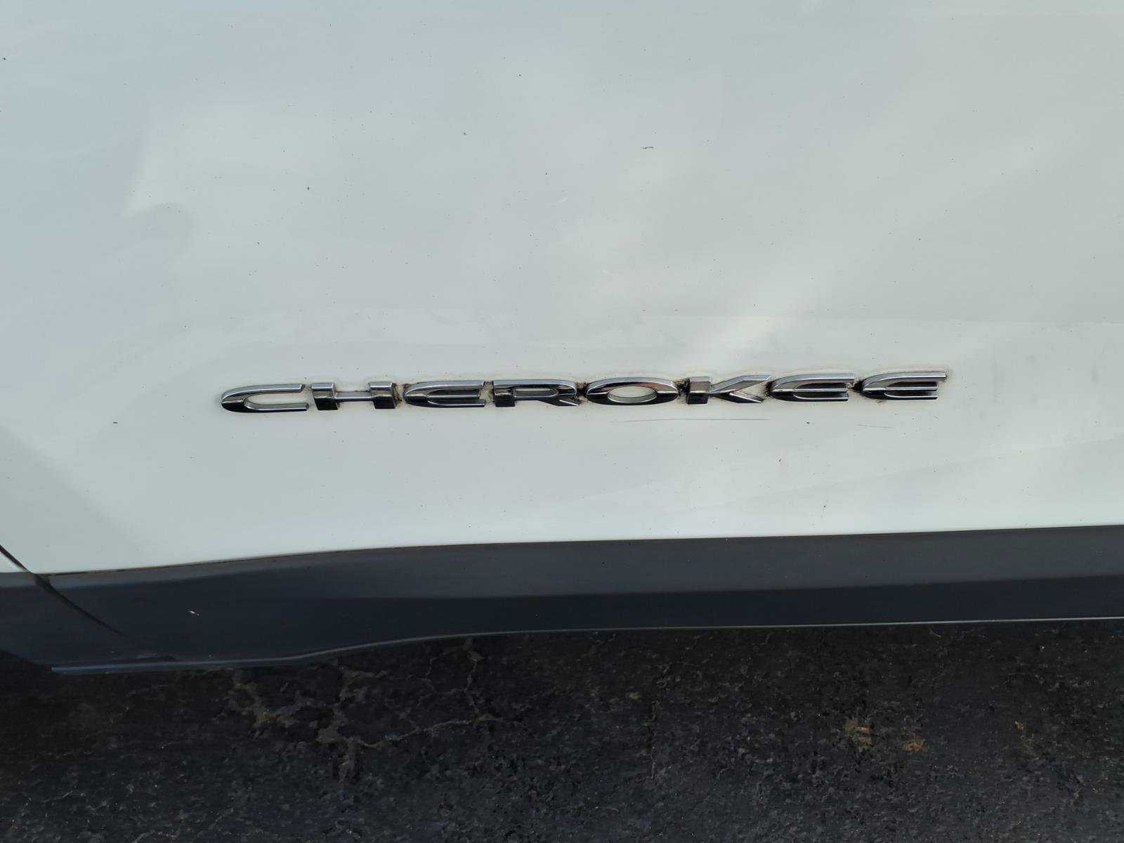 Used 2017 Jeep Cherokee Limited AWD/4WD image 24