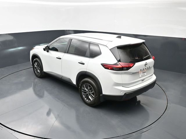 Used 2025 Nissan Rogue S FWD image 19