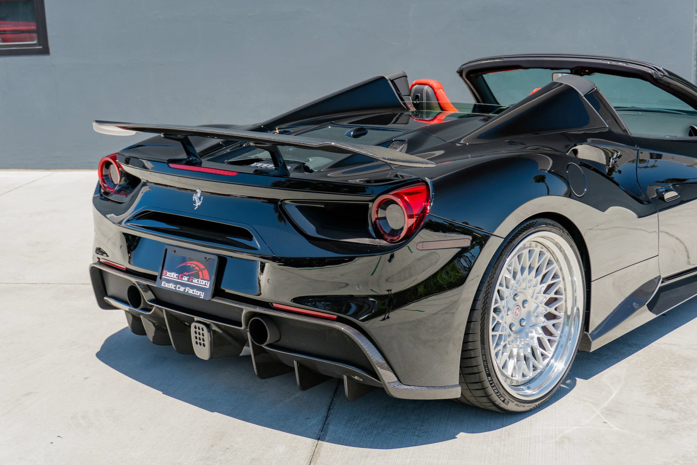 Used 2018 Ferrari 488 Spider RWD image 40