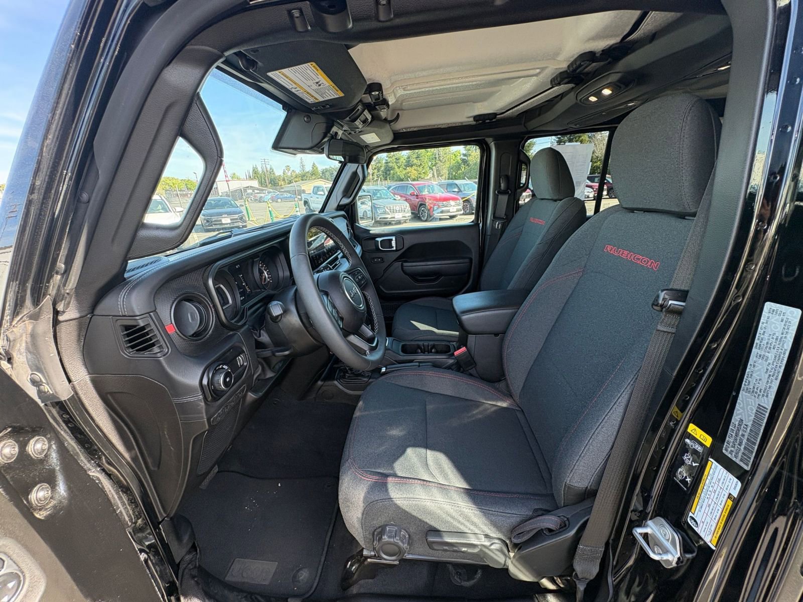 Used 2025 Jeep Wrangler Unlimited Rubicon image 25
