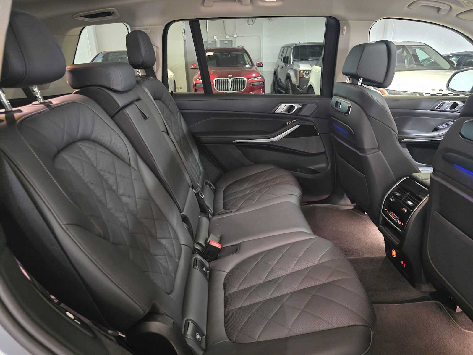 Used 2025 BMW X7 xDrive40i AWD/4WD image 12