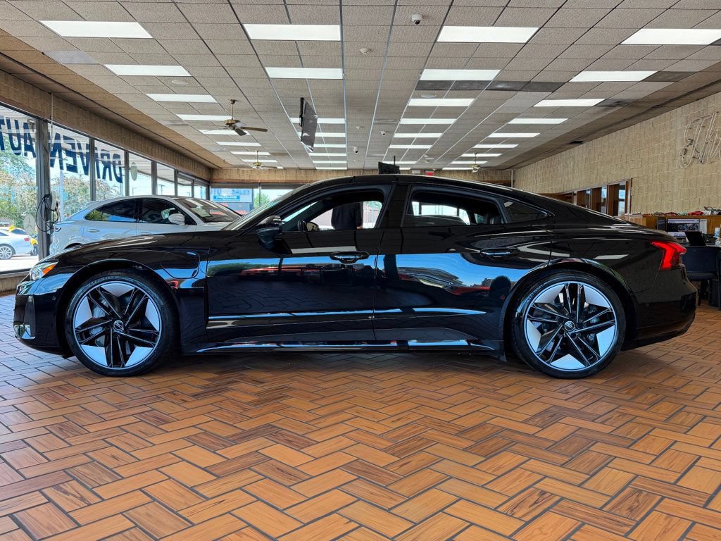 Used 2024 Audi RS e-tron GT w/ Carbon Performance Package AWD/4WD image 5