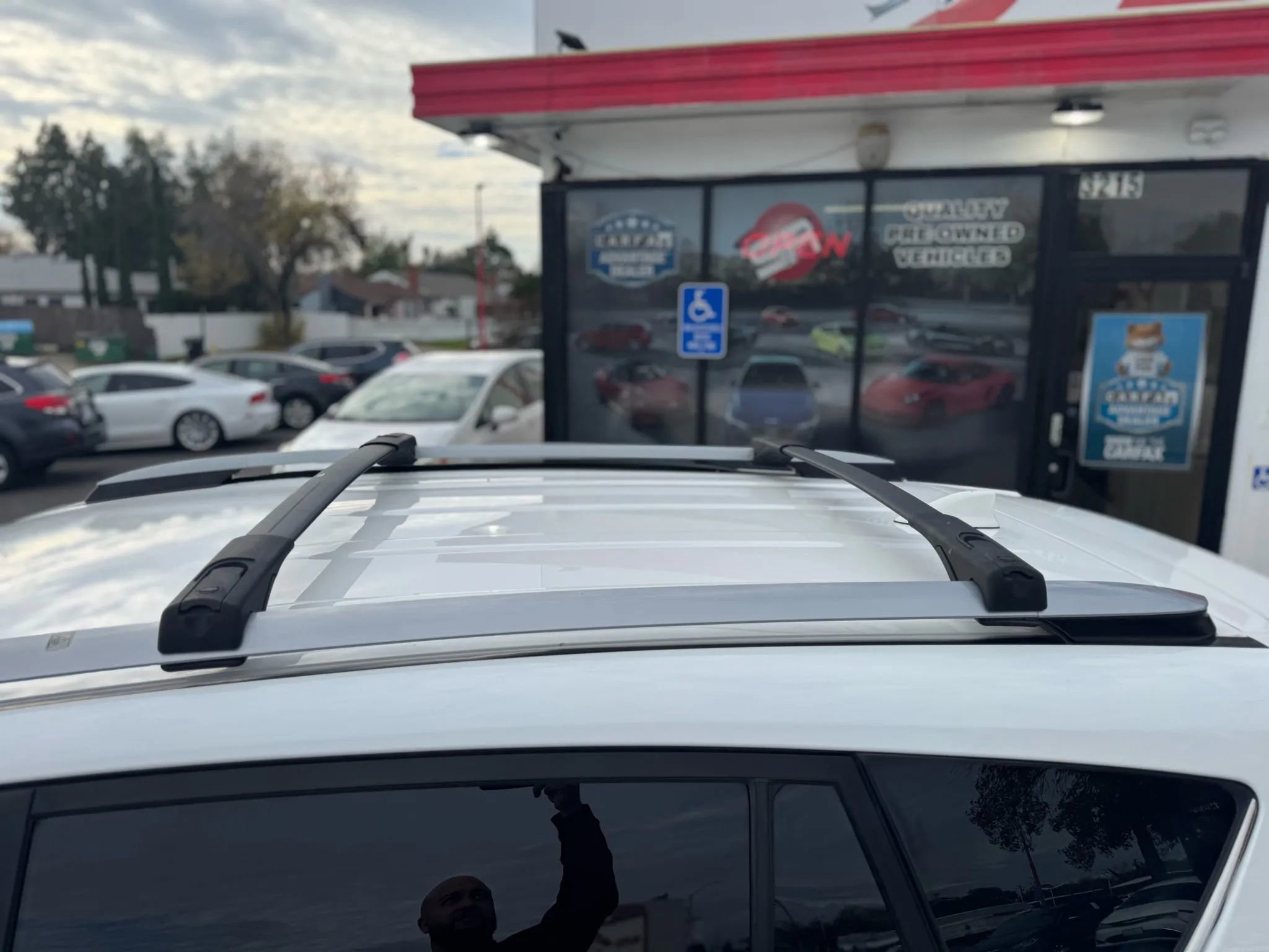 Used 2017 Toyota RAV4 LE w/ Carpet Mat Package image 20