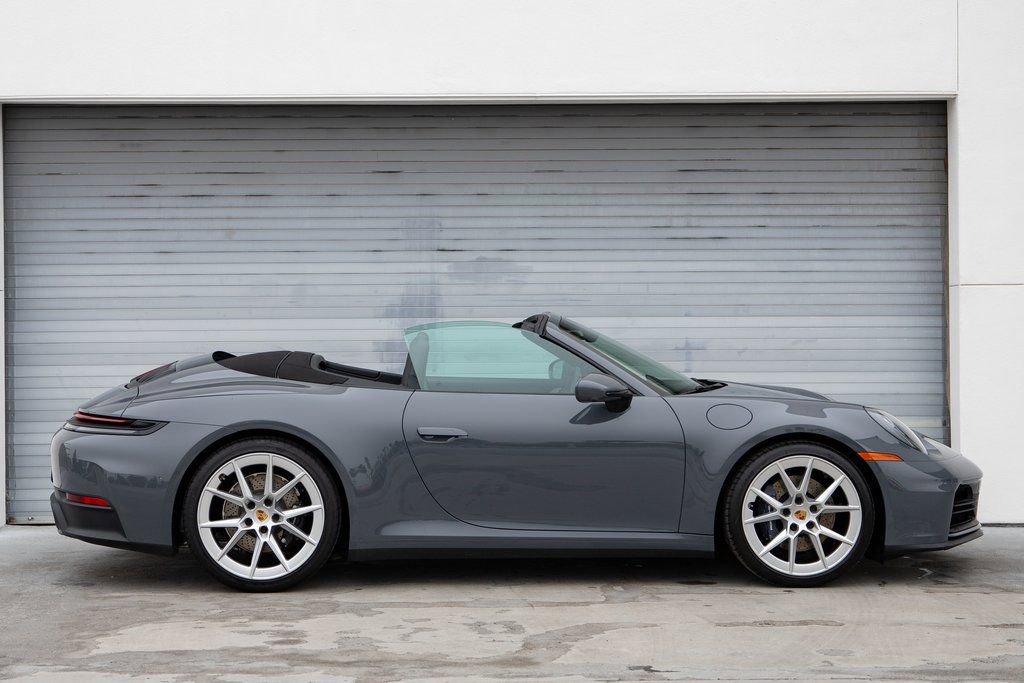 Certified 2025 Porsche 911 Carrera image 8