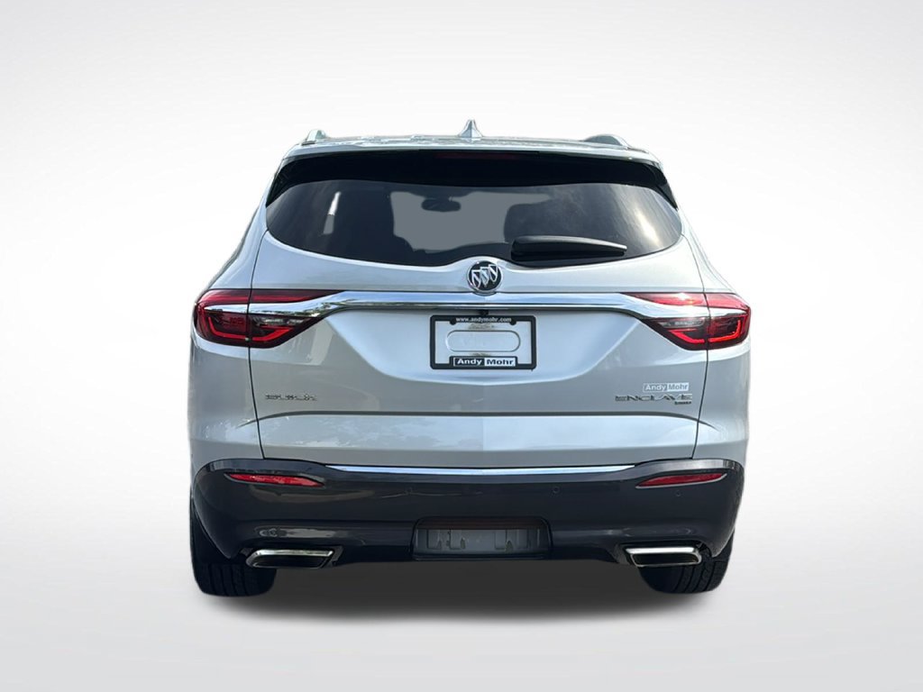 Used 2018 Buick Enclave Essence AWD/4WD image 6