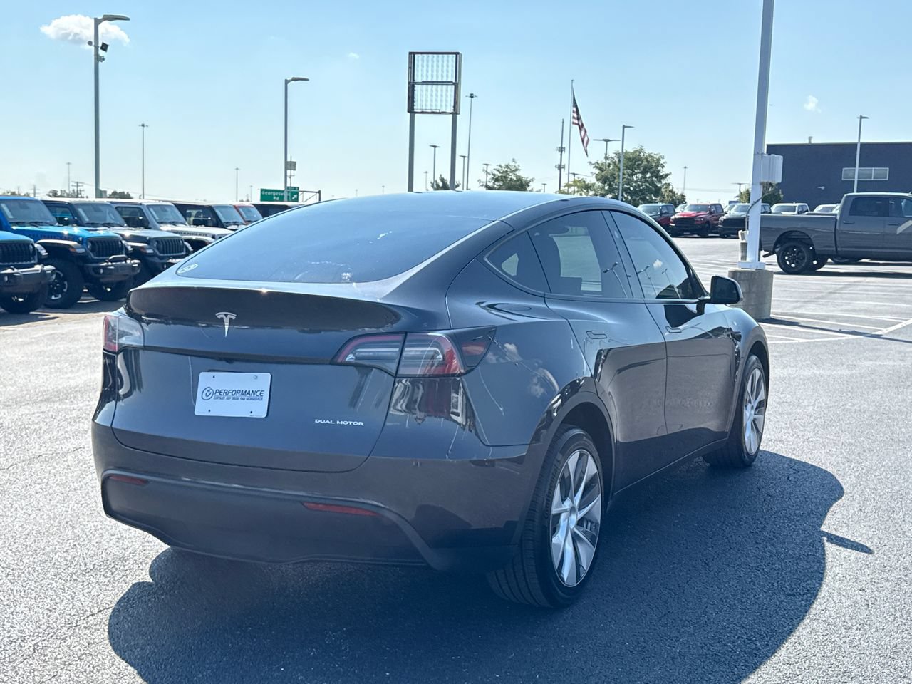 Used 2024 Tesla Model Y Long Range AWD/4WD image 3