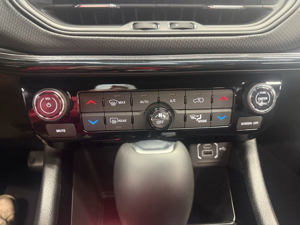 New 2026 Jeep Compass Limited image 17