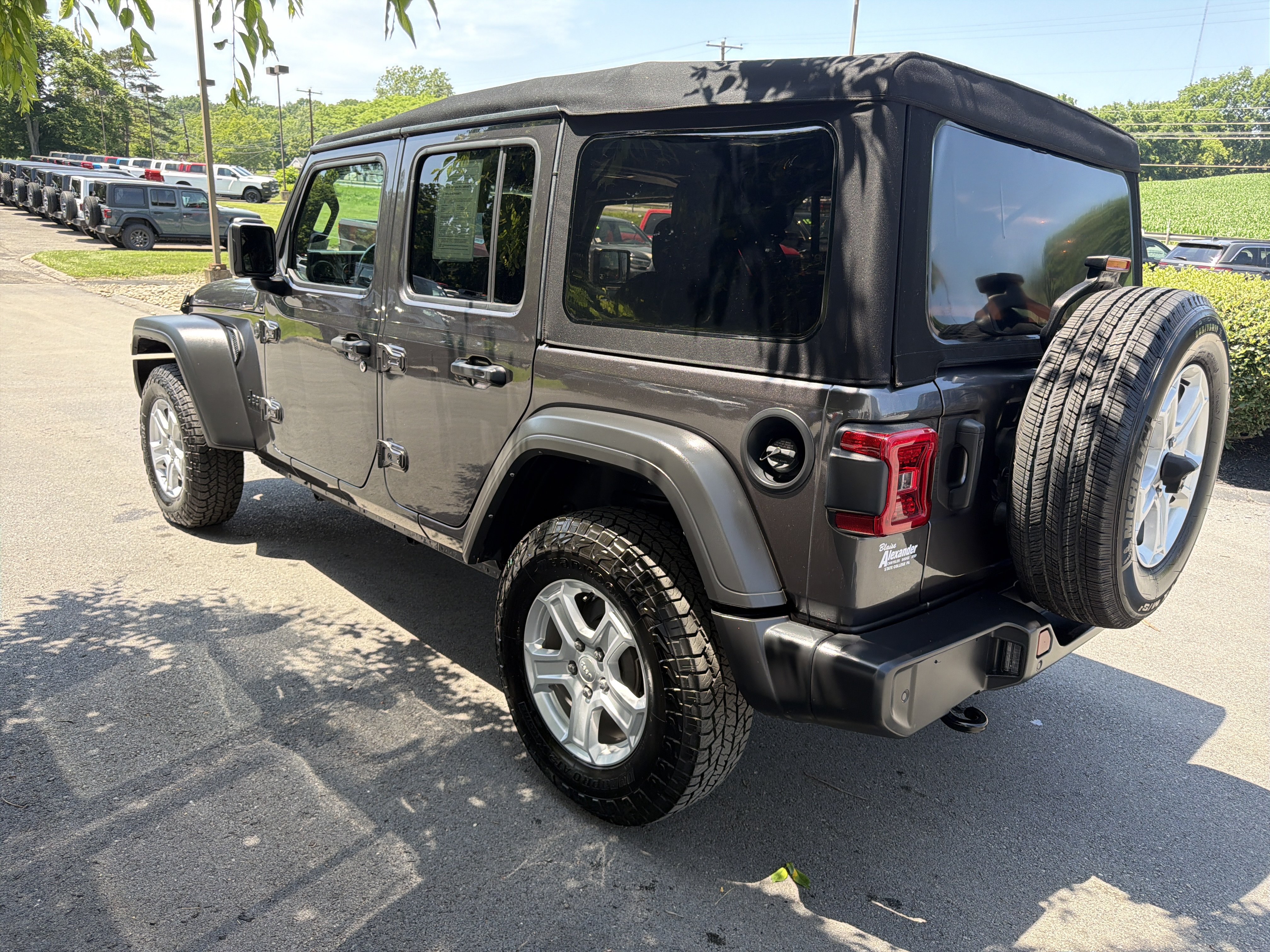 Used 2023 Jeep Wrangler Unlimited Sport AWD/4WD image 6