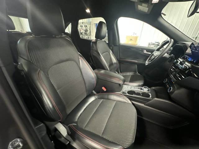 Used 2025 Ford Escape ST-Line FWD image 32