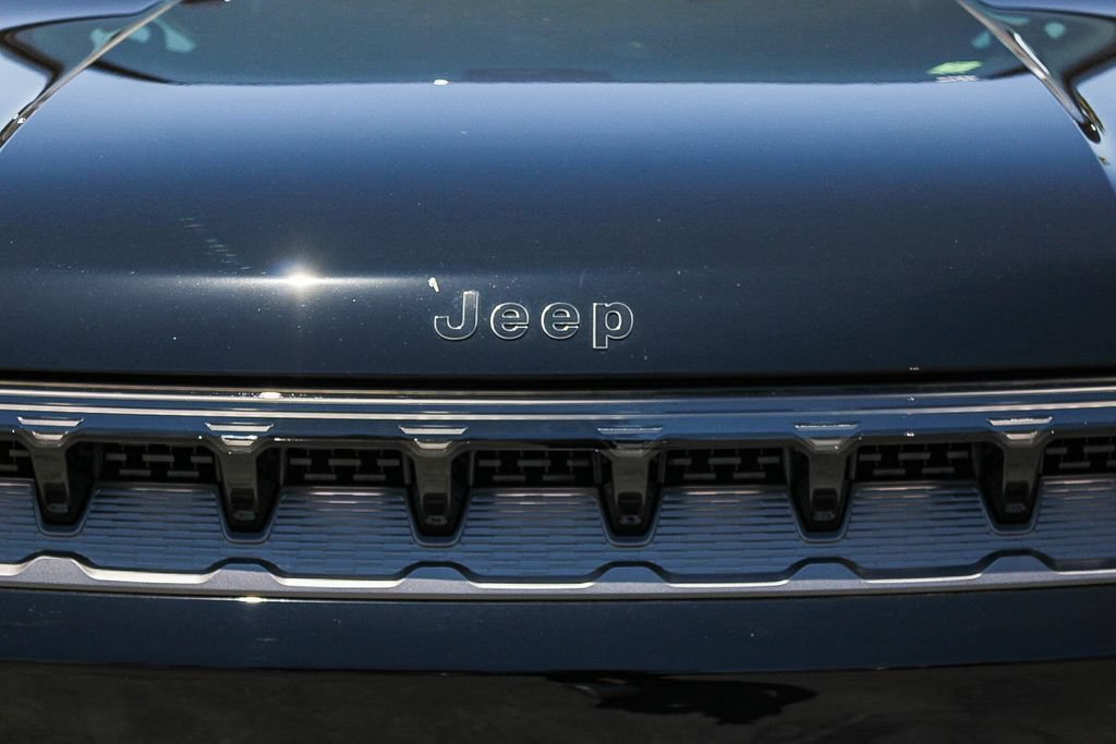 New 2026 Jeep Grand Wagoneer Summit w/ HD Trailer Tow Package AWD/4WD image 6